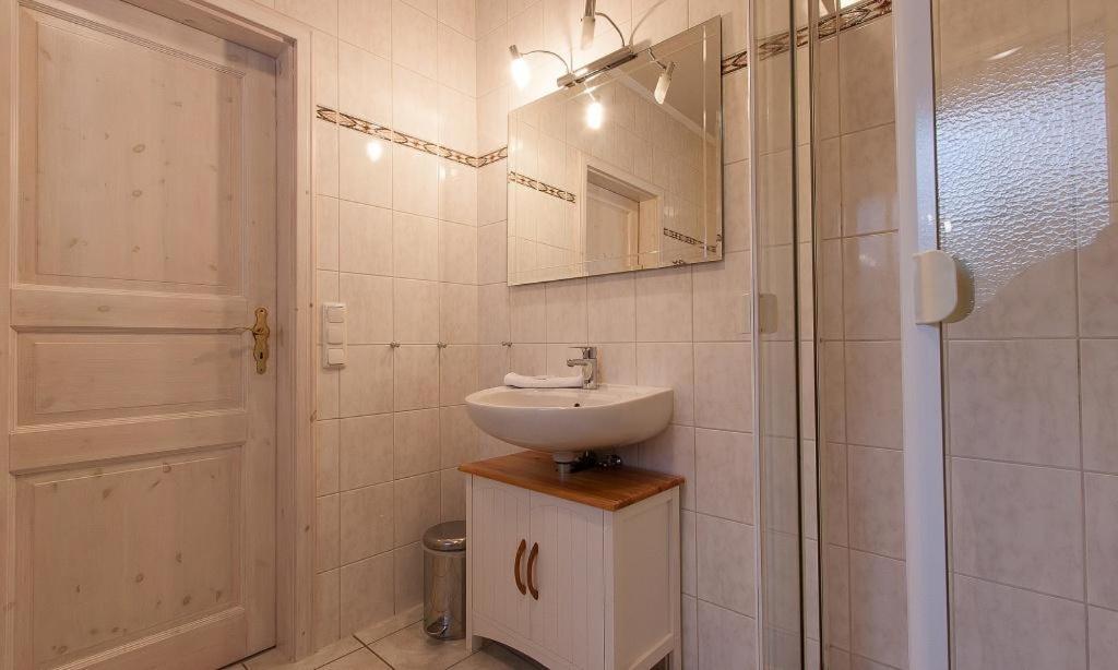 Haus Schilfkante - Wohnung 2 วีค ภายนอก รูปภาพ